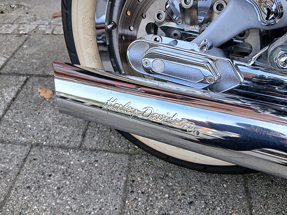Harley-Davidson FXDWG2, Dyna Wide Glide CVO 8 of 17