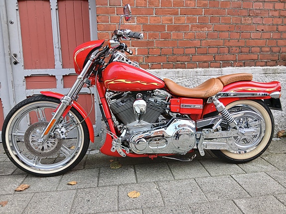 Harley-Davidson FXDWG2, Dyna Wide Glide CVO 14 of 17