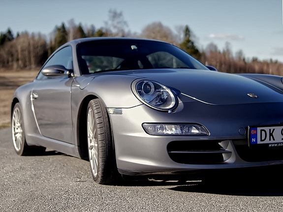 Porsche 911 4 of 14