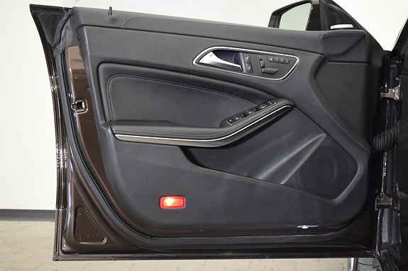 Mercedes-Benz CLA45 24 of 30
