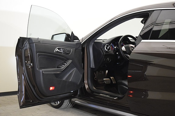 Mercedes-Benz CLA45 23 of 30