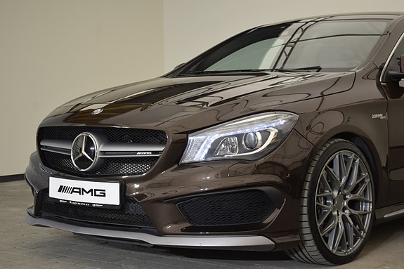 Mercedes-Benz CLA45 13 of 30