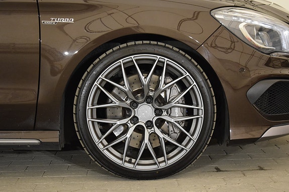 Mercedes-Benz CLA45 20 of 30