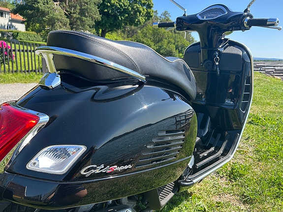 Vespa Gts 125 super sport 3 of 5