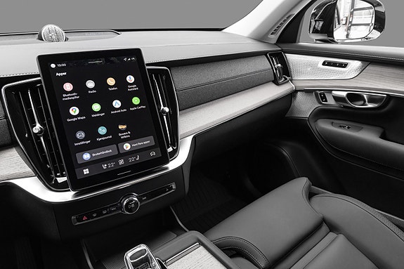 Volvo XC90 18 of 23