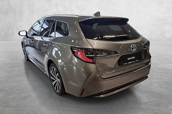 Toyota Corolla 3 of 26