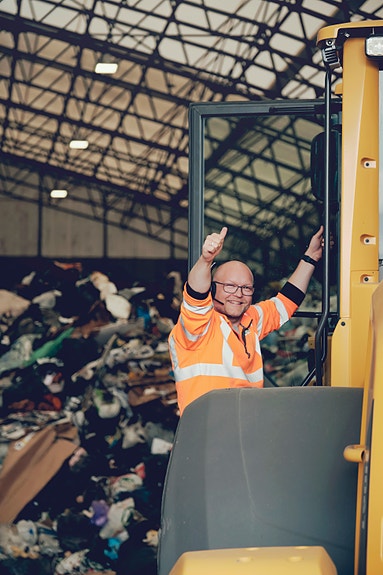 Du blir leder av et team med fem dyktige ansatte som står på hver dag for å sørge for at avfallsressurser går til gjenvinning og bidrar i den sirkulære økonomien.