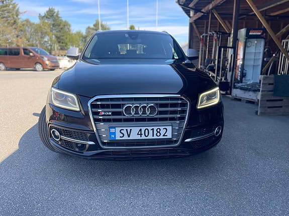 Audi SQ5 2 of 30