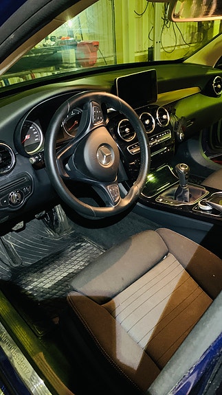 Mercedes-Benz C220 14 of 29
