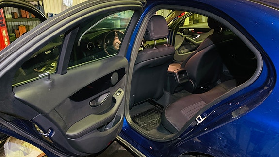 Mercedes-Benz C220 17 of 29