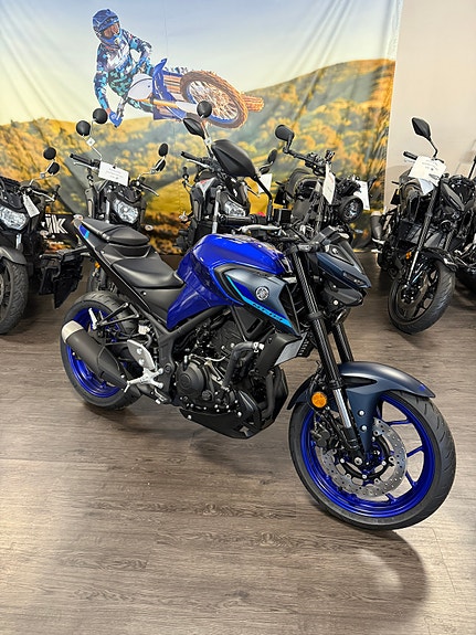 Yamaha MT-03 3 of 6