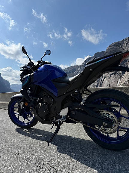 Yamaha MT-03 4 of 6