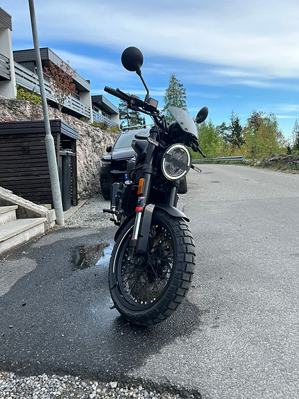 Husqvarna Svartpilen 125 18 of 18