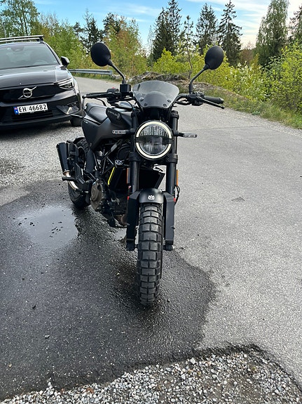 Husqvarna Svartpilen 125 16 of 18