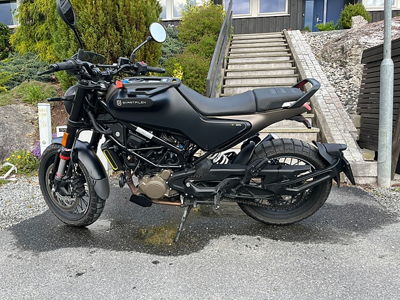 Husqvarna Svartpilen 125 15 of 18