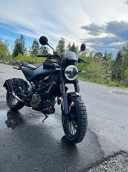 Husqvarna Svartpilen 125 17 of 18
