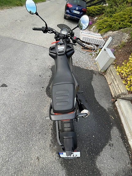 Husqvarna Svartpilen 125 14 of 18