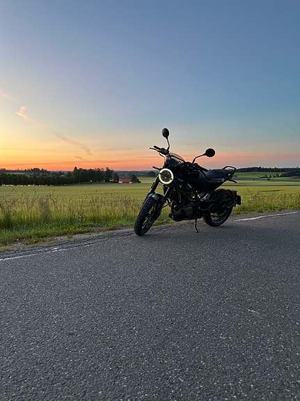 Husqvarna Svartpilen 125 4 of 18