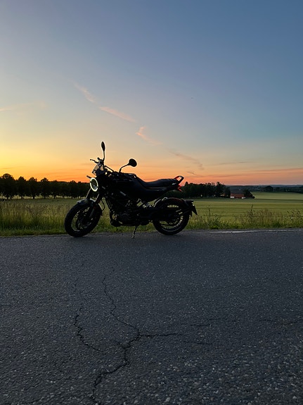 Husqvarna Svartpilen 125 2 of 18