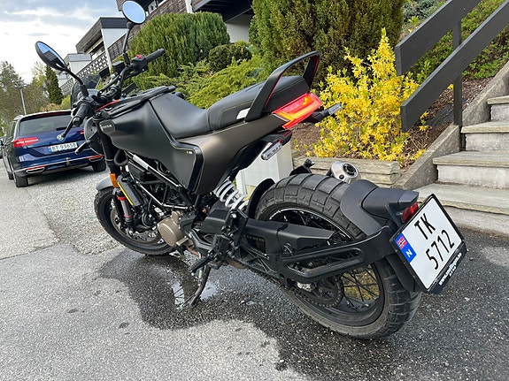 Husqvarna Svartpilen 125 7 of 18