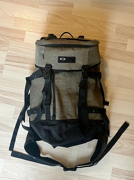 Oakley Guntower Pack ryggsekk FINN-torget