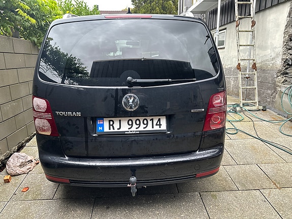 Volkswagen Touran 4 of 4