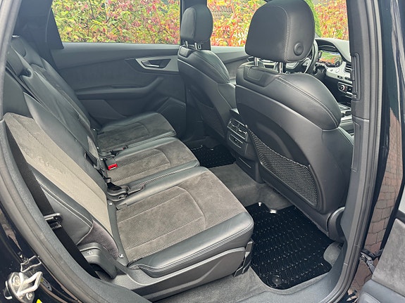 Audi Q7 8 of 18