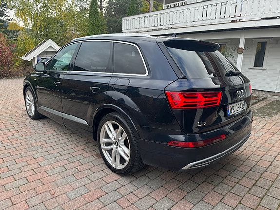 Audi Q7 3 of 18