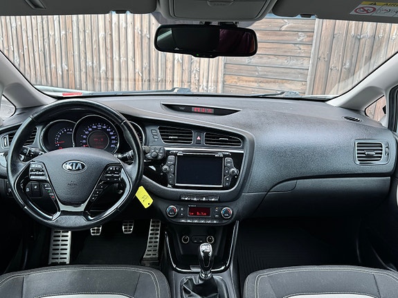 Kia Ceed 14 of 24