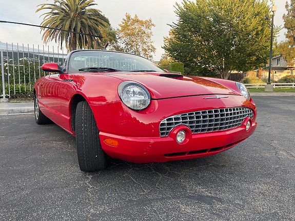 Ford Thunderbird 2 of 5
