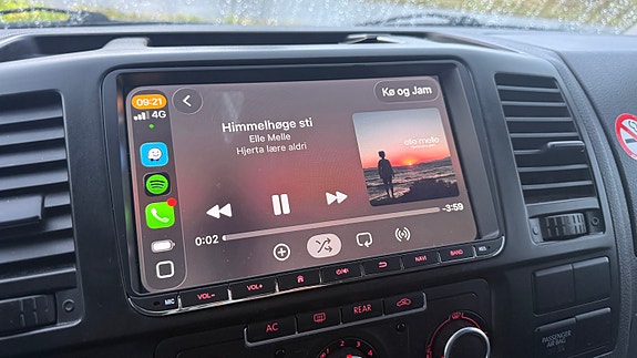 Volkswagen Caravelle 13 of 30