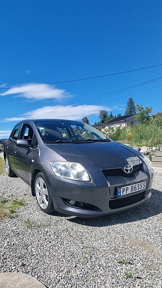 Toyota Auris 5 of 5