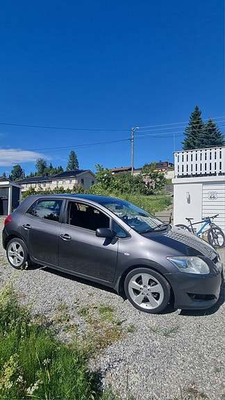 Toyota Auris 4 of 5