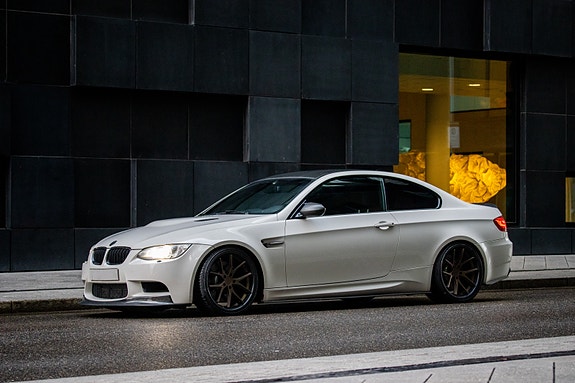 BMW M3 2 of 8