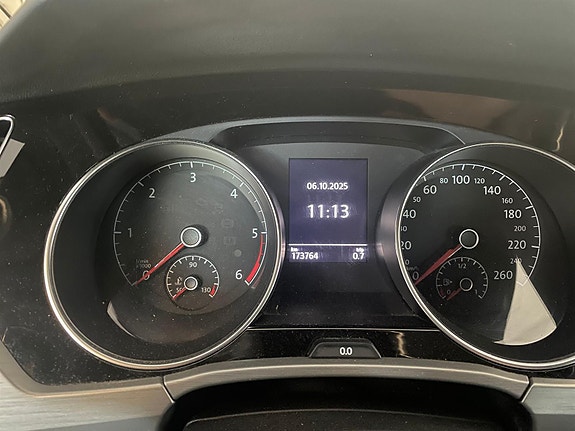 Volkswagen Touran 13 of 13