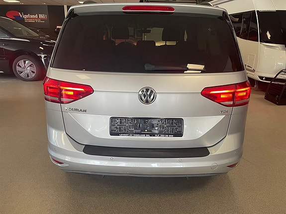 Volkswagen Touran 4 of 13