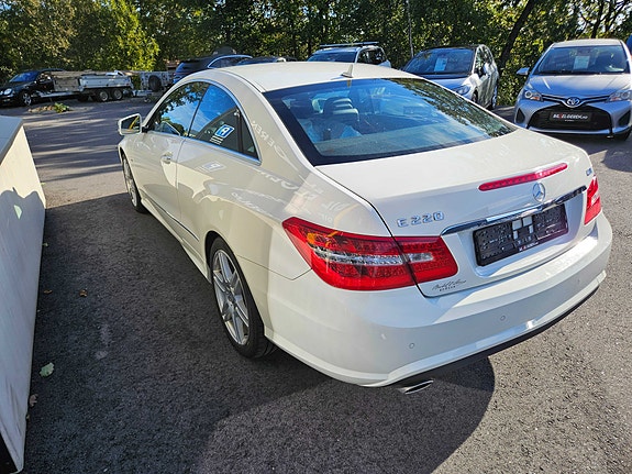 Mercedes-Benz E220 6 of 20