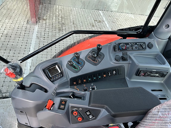 Kubota M6111 Utility 8 of 8