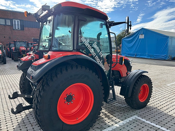Kubota M4073 6 of 8