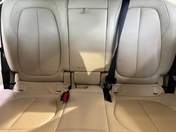 BMW 225xe 13 of 15