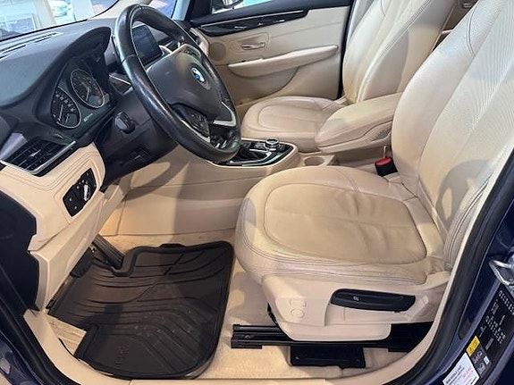 BMW 225xe 7 of 15