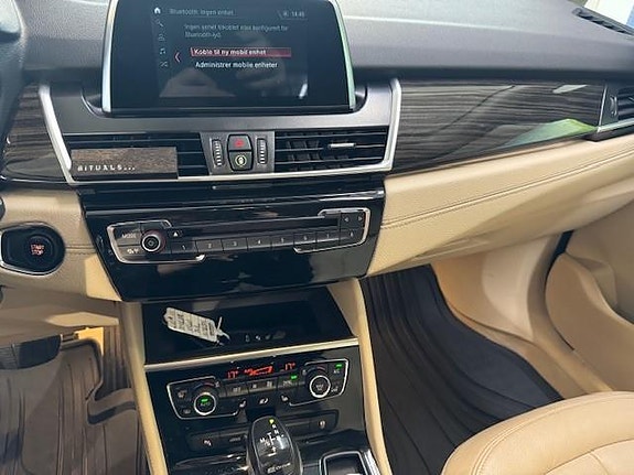 BMW 225xe 9 of 15