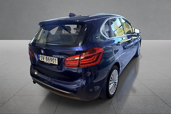 BMW 225xe 6 of 15