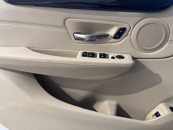 BMW 225xe 11 of 15