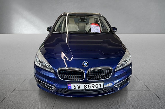 BMW 225xe 2 of 15