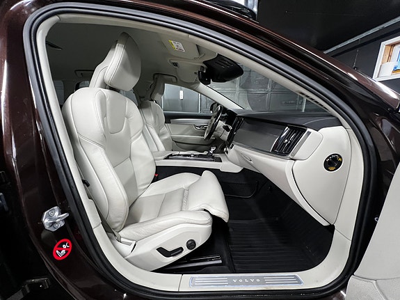 Volvo V90 30 of 30