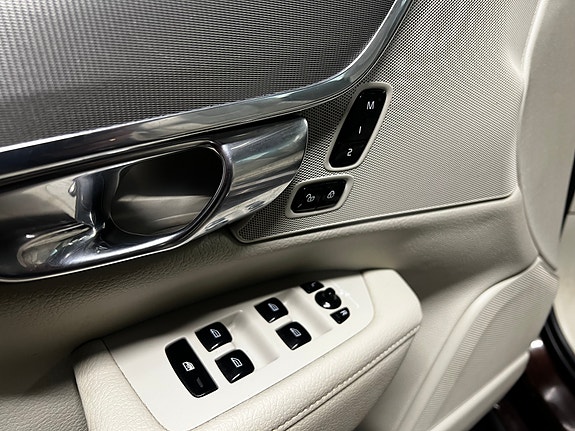 Volvo V90 27 of 30