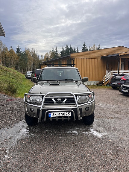 Nissan Patrol 2 of 10