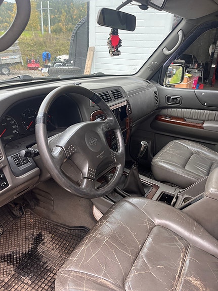 Nissan Patrol 9 of 10