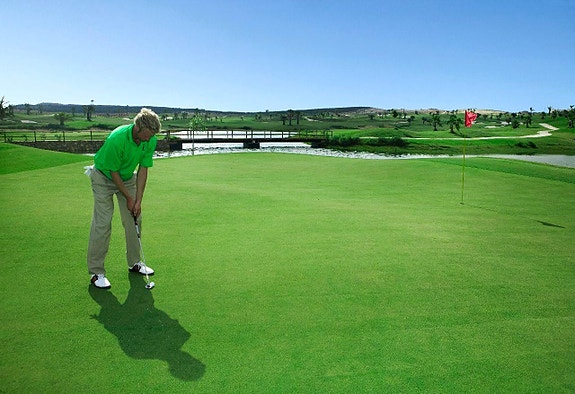 Lekker villa med 3 soverom, 81 m² takterrasse og privat basseng i Vistabella Golf